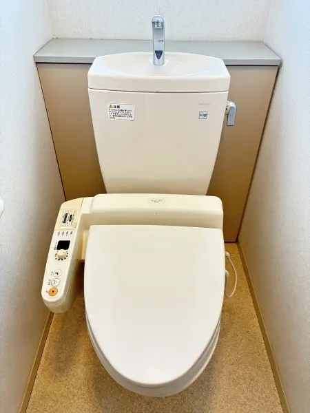 大阪府富田林市小金台四丁目9番6号