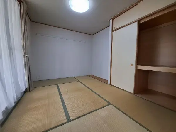 パティオス八番街
