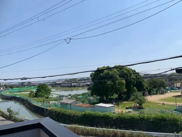 2階和室8.0帖より出入りいただけます。
ご内覧希望や、ご質問等お気軽にお問い合わせください。