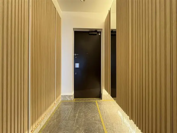 ローレルタワー難波