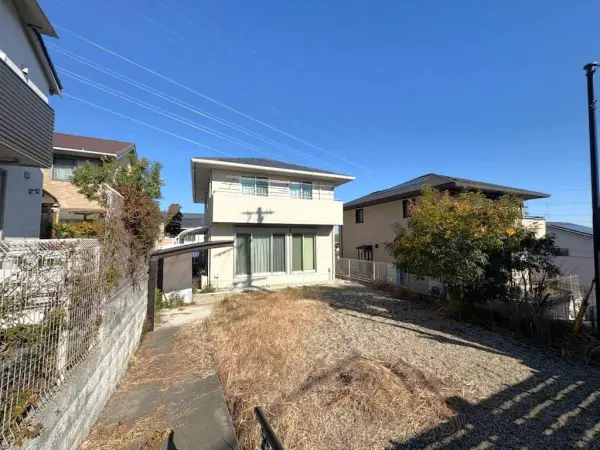 ウォークインクローゼットやワードローブ、階段下収納、床下収納等、収納スペースが充実しています。