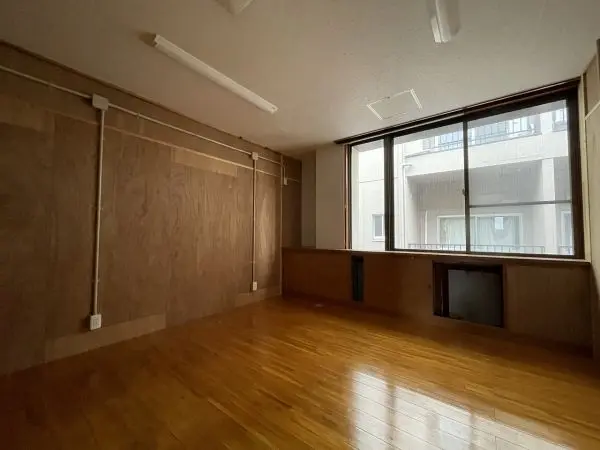 吉本ビル（桜井市粟殿）