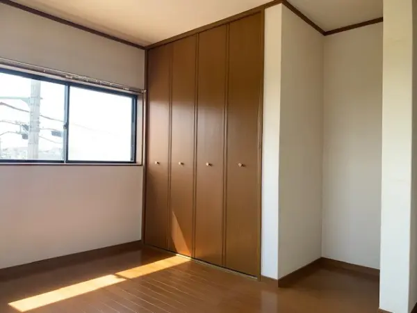 2階洋室約6.6帖。
全居室約6.0帖以上+収納スペースがございます。
2階全室2面採光です。