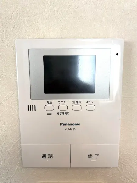 再生機能があるため帰宅後に来訪者の確認ができて、お子様だけのお留守番の際でも安心です。
