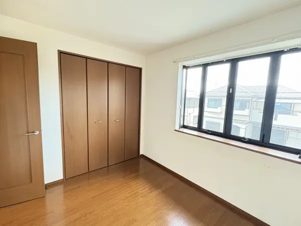 大阪府富田林市小金台四丁目9番6号