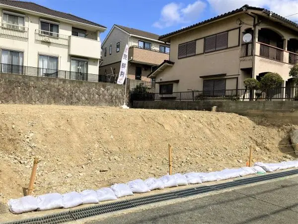 宝塚市中山五月台４丁目　土地