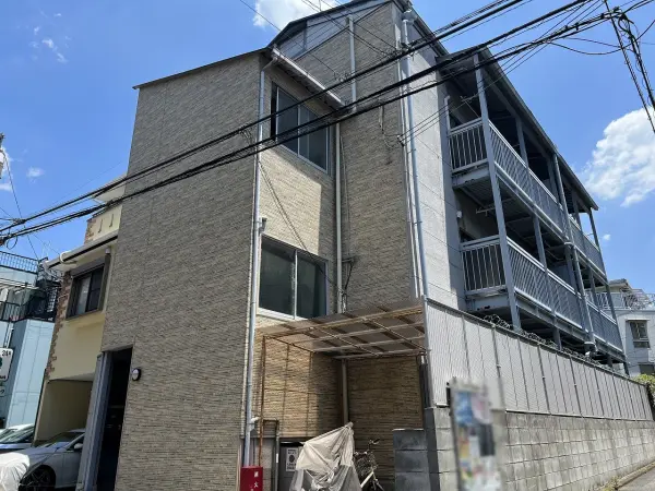 建築条件なし売土地！西・南・東の三方が道路に接しているため日当たり、通風良好な土地です。