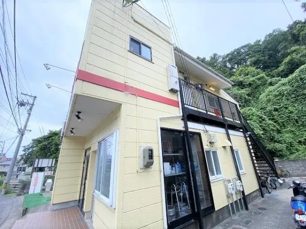 ヒルズ山の寺