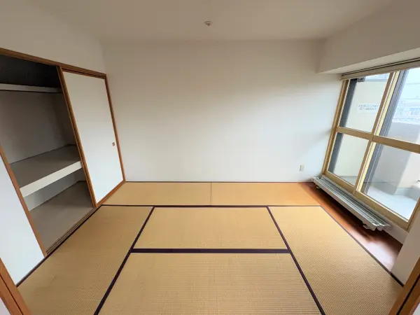 約6.7帖の和室で押入がございます!