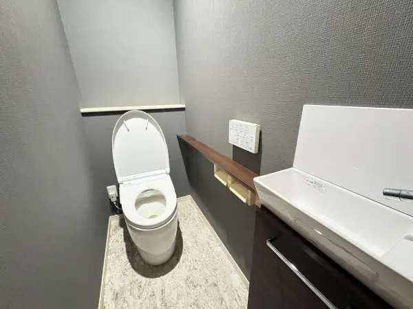 四日市市高花平五丁目　戸建