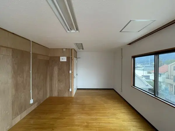吉本ビル（桜井市粟殿）