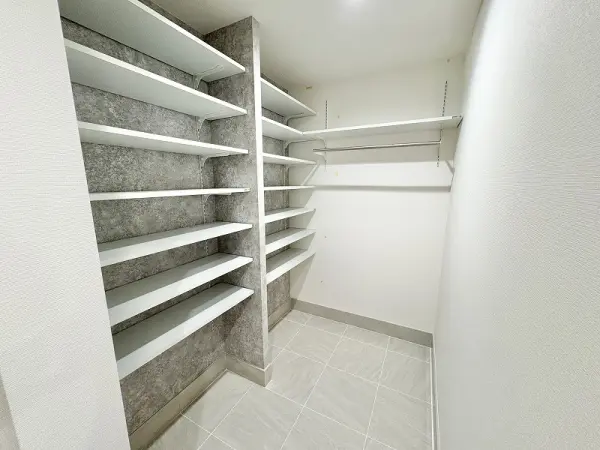 ルネッサなんばタワー