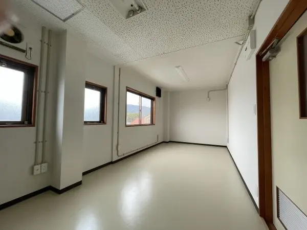 吉本ビル（桜井市粟殿）
