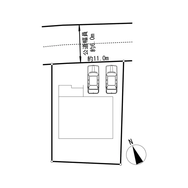 前面道路の幅員は北東側約6.0m確保されています。敷地内に、並列2台駐車可能です(車種による)。