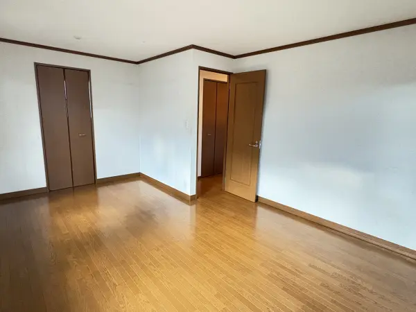 大阪府富田林市小金台四丁目9番6号