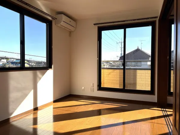 2階南東側洋室6.5帖1