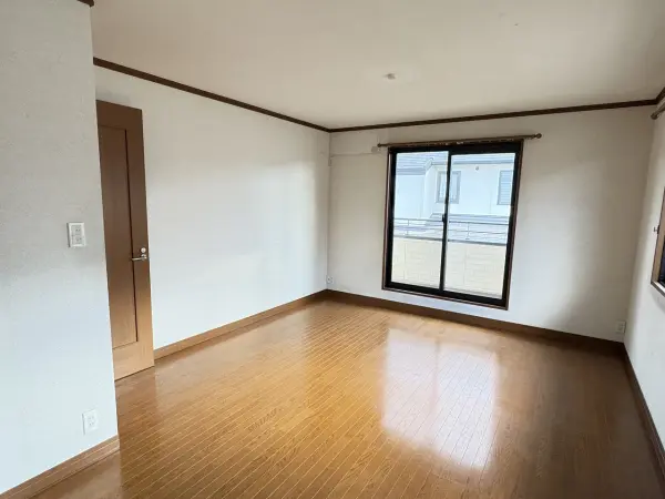 大阪府富田林市小金台四丁目9番6号