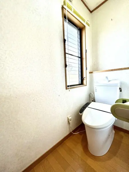 2階トイレ：2階に設置されているトイレは、来客時に家族専用として使用するなど、使い分けができます。