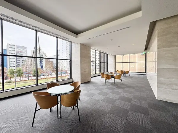 ルネッサなんばタワー