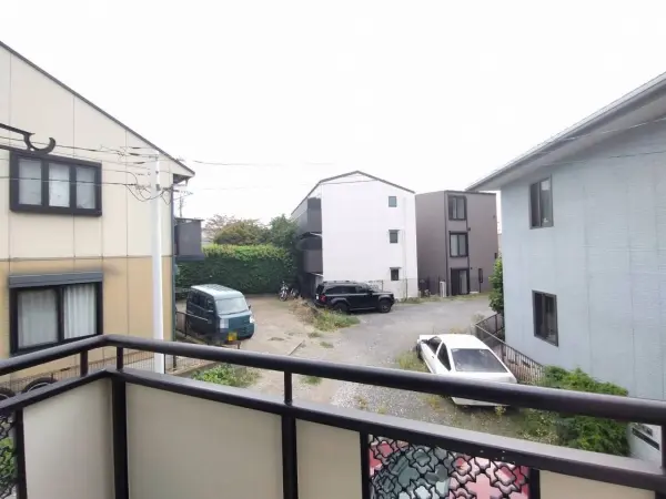 隣地が駐車場のため、遮る建物はありません。