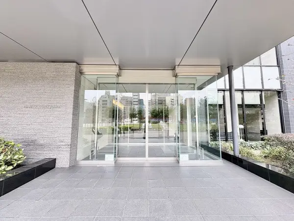 ルネッサなんばタワー