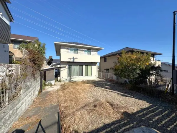 徒歩4分圏内にスーパー、徒歩5分圏内にドラッグストア・コンビニがあり、毎日のお買い物もスムーズです。