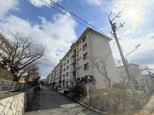 箕面如意谷住宅参号棟