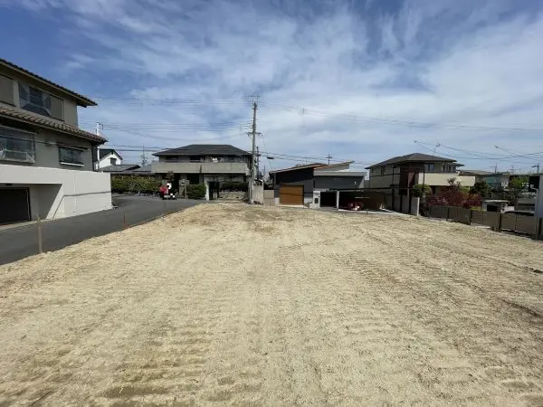 当社売主物件！現況更地！
建築条件無しのため、お好きなハウスメーカーや工務店にてご検討が可能です。