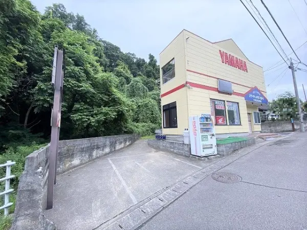 ヒルズ山の寺