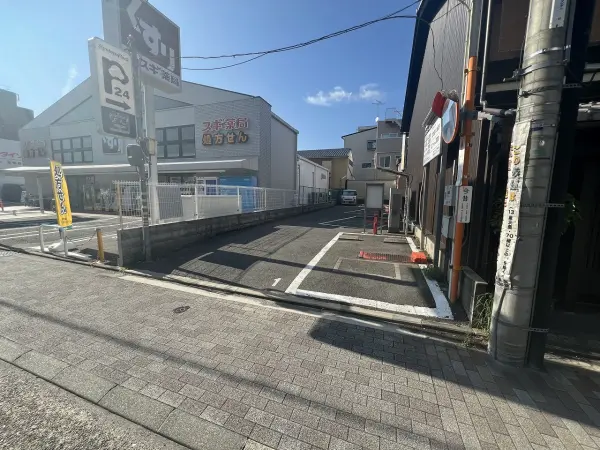京都市上京区中立売通松屋町東入新元町220番2