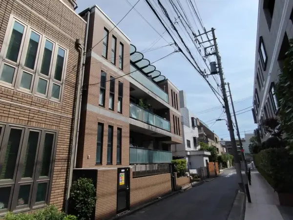 低層階のお部屋は階段での移動もスムーズで、小さなお子さまやご年配の方にも安心です。