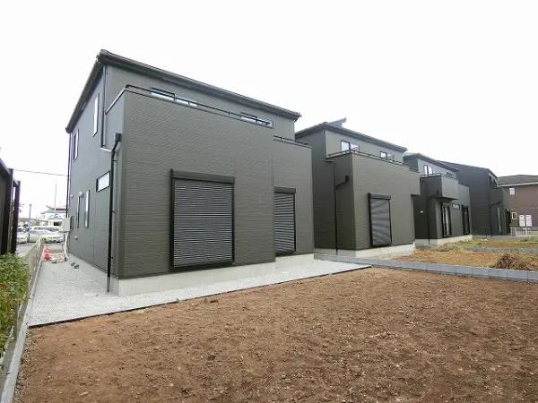 越谷市大字大道　新築戸建　全３棟