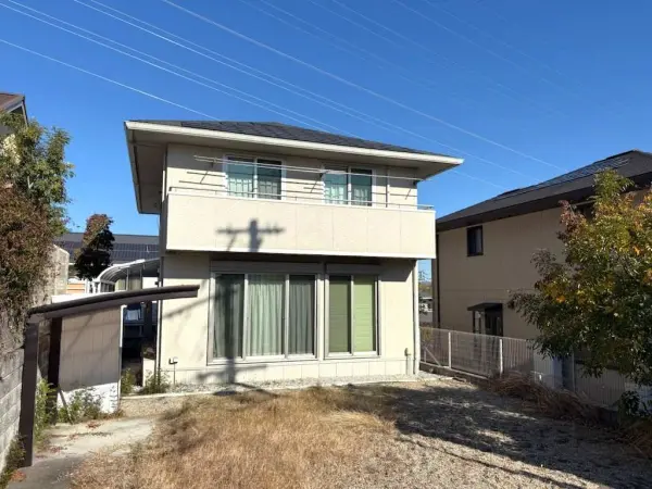 徒歩4分圏内にスーパー、徒歩5分圏内にドラッグストア・コンビニがあり、毎日のお買い物もスムーズです。