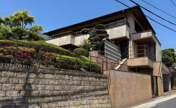 名古屋市名東区新宿二丁目（星ヶ丘駅） 2階建 5LDK