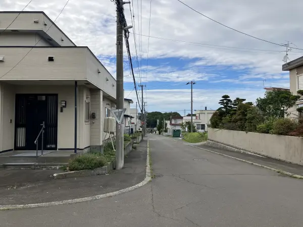北東側道路