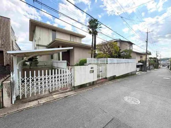 奈良市千代ヶ丘3丁目