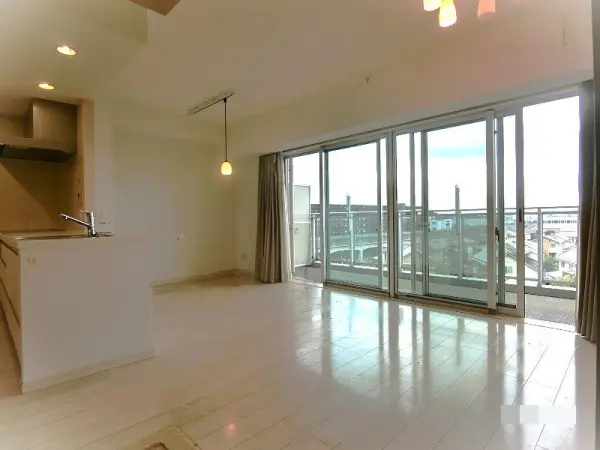 DグラフォートレイクタウンE館