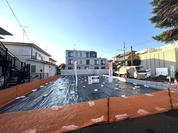 土地開口約10㎝の整形地となります。