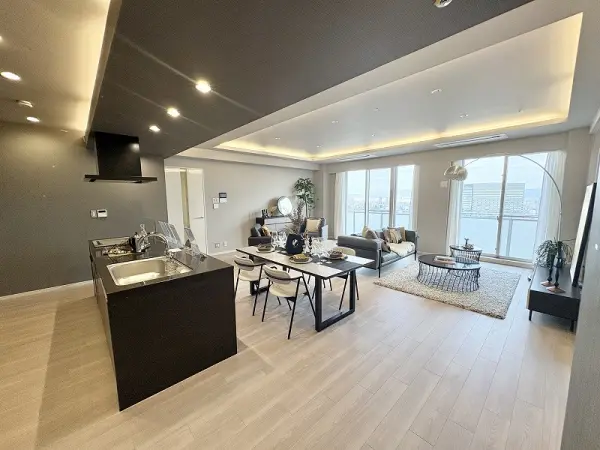 ルネッサなんばタワー