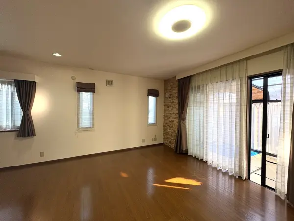 生活のメインスペースとなる、LDKは約22.0帖！大型のソファやダイニングセットもゆったり配置可能。