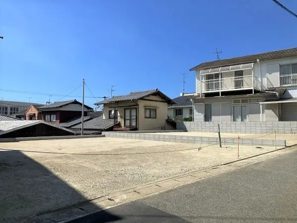 福岡市城南区長尾5丁目12番（2号地）