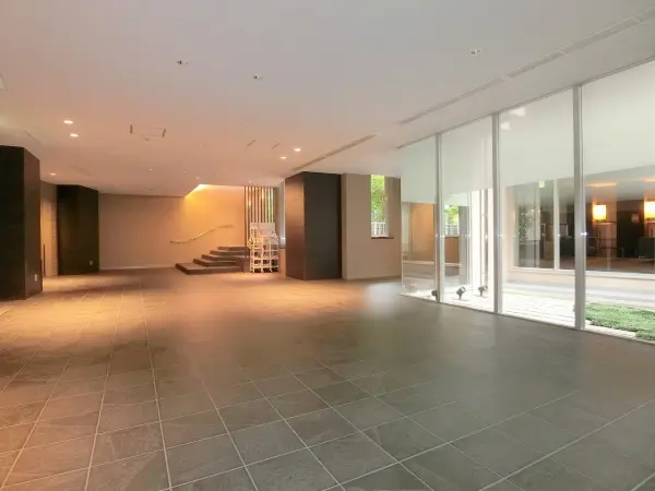 ディーグラフォートレイクタウン F館