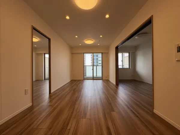 ローレルタワー難波