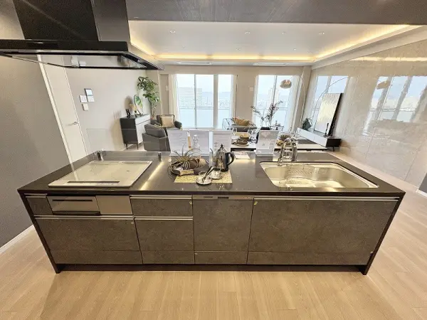 ルネッサなんばタワー