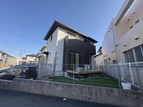 省エネ給湯器(エコキュート)が設置された、オール電化の住まいです。