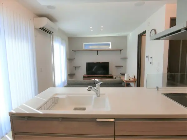 リビング・ダイニングを見渡せるキッチンです。