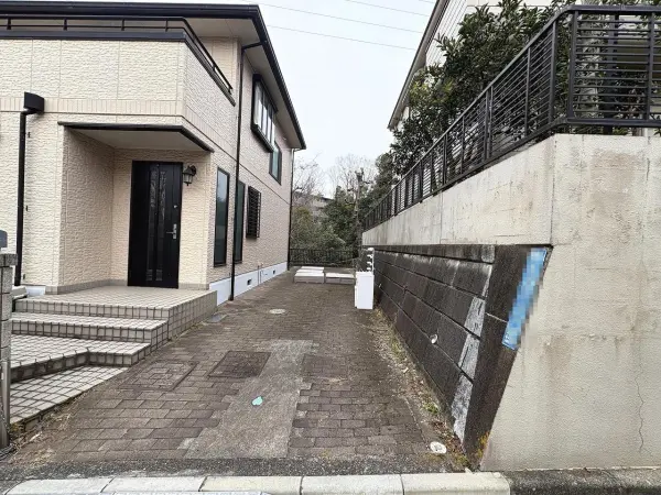 縦列2台駐車可能です。