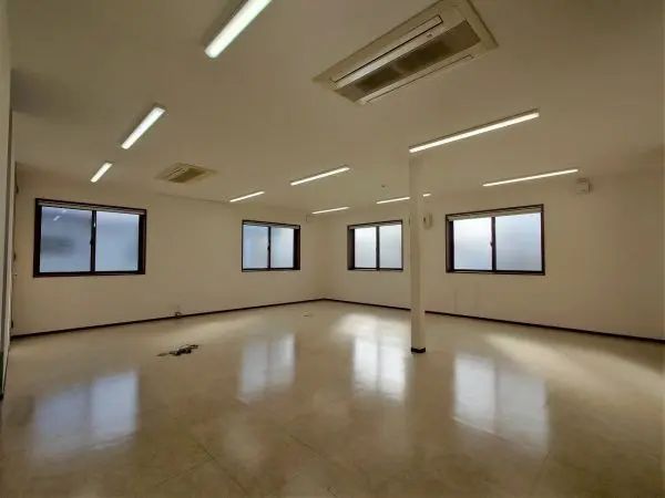 佐倉市石川　売事務所