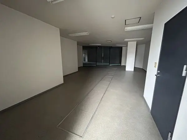 ジュネス・イズミ