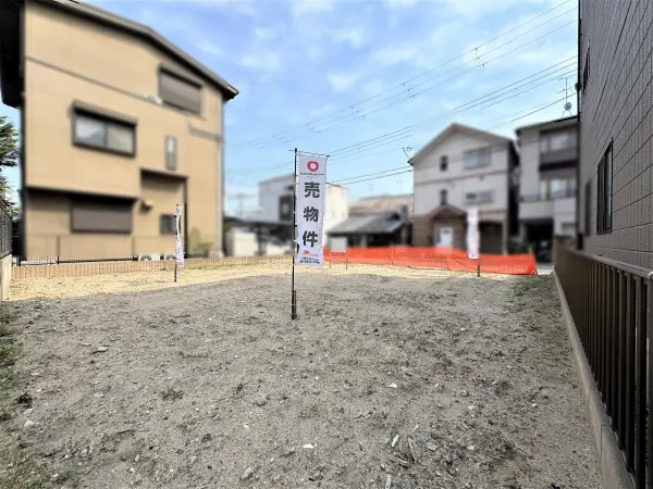 左後ろから
日当たりの良い南側にバルコニーなどを設けることも可能です。